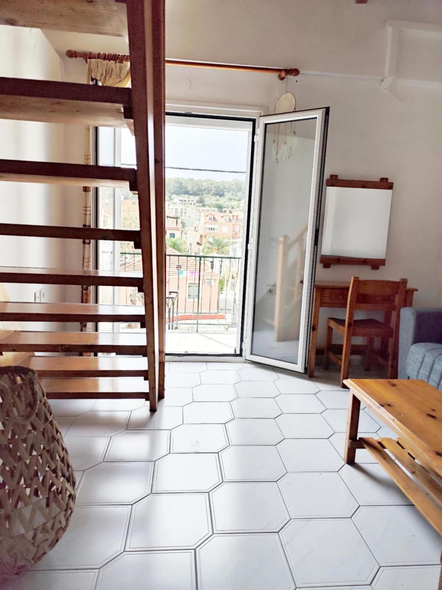 Homeric Poems Apartment *